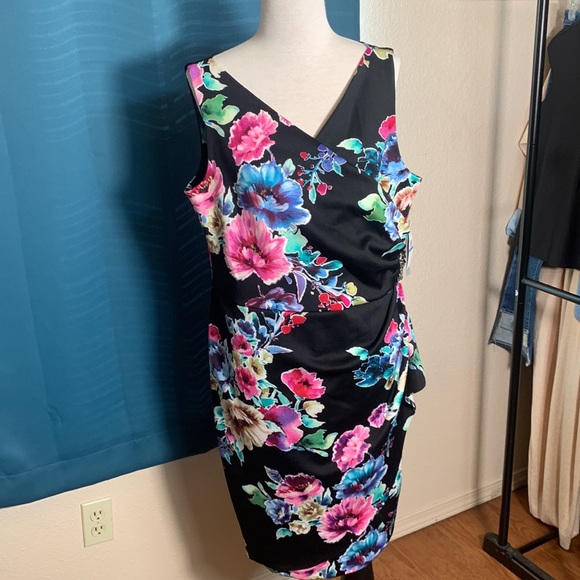 ALEX EVENINGS Women's Short Crepe Dress w/ Side Ruched Waist Black Floral Sz 18 - Picture 5 of 10